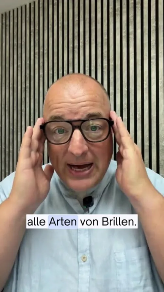 Ricki Males erklärt die Brillenversicherung im Video